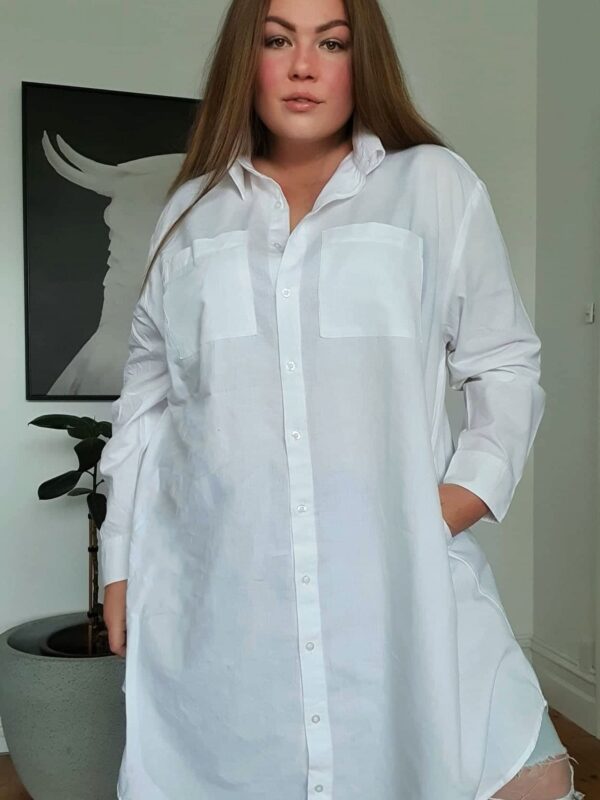 Boyfriend Shirt Dress // White - Image 12