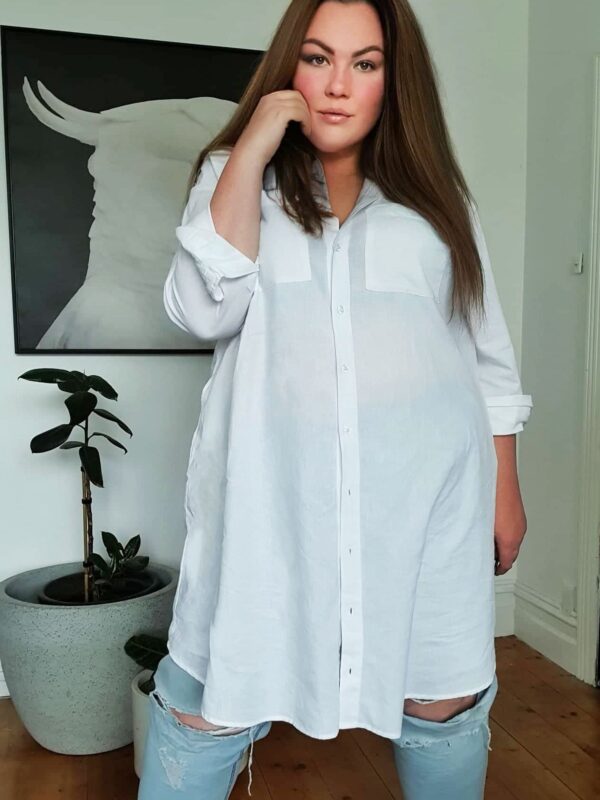 Boyfriend Shirt Dress // White - Image 18