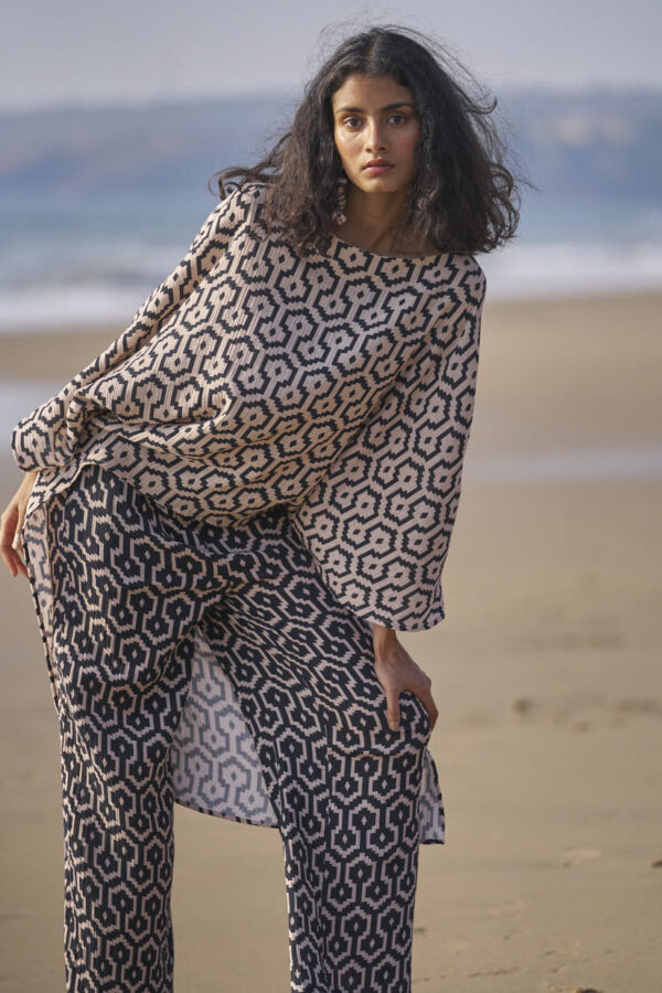 High/Low Printed Pant Set - Image 12