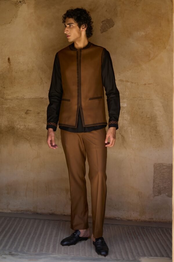 Border Embroidered Bandi and Pant Set - Image 2