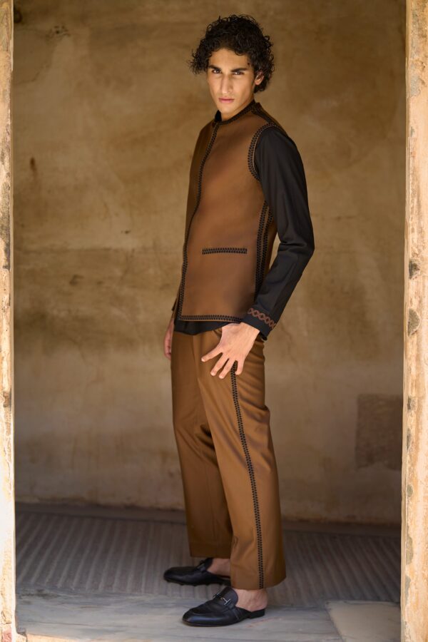 Border Embroidered Bandi and Pant Set - Image 5