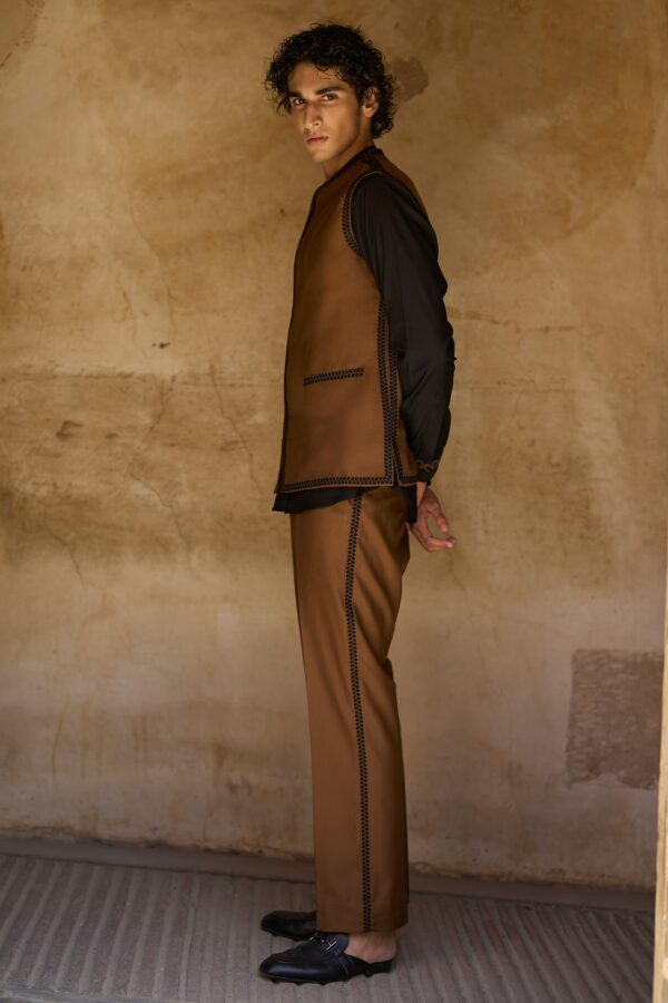 Border Embroidered Bandi and Pant Set - Image 10