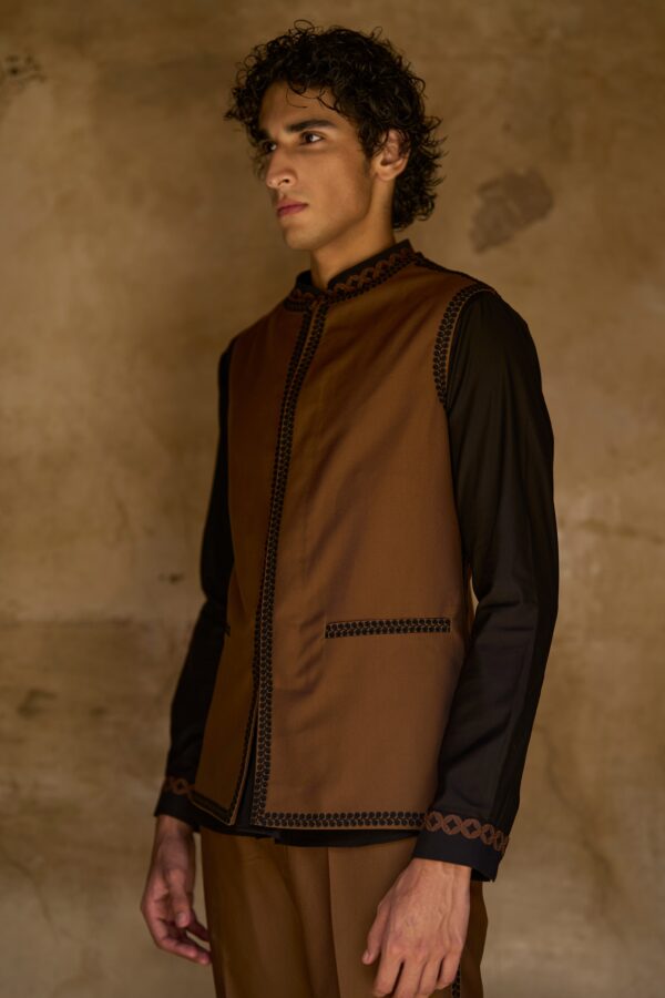 Border Embroidered Bandi and Pant Set - Image 19