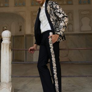 Side Embroidered Pant
