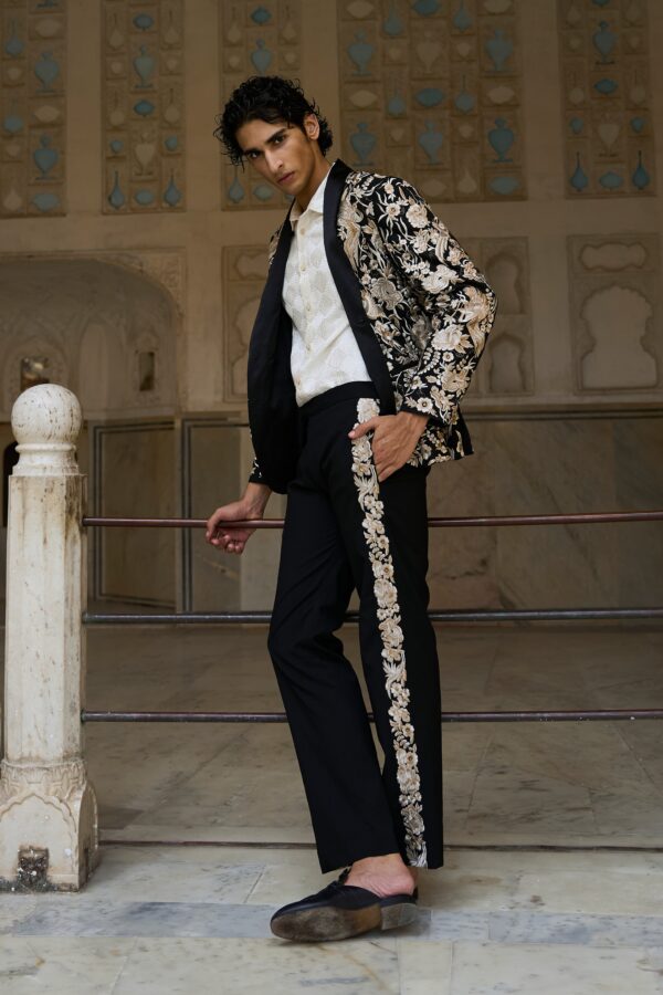 Side Embroidered Pant