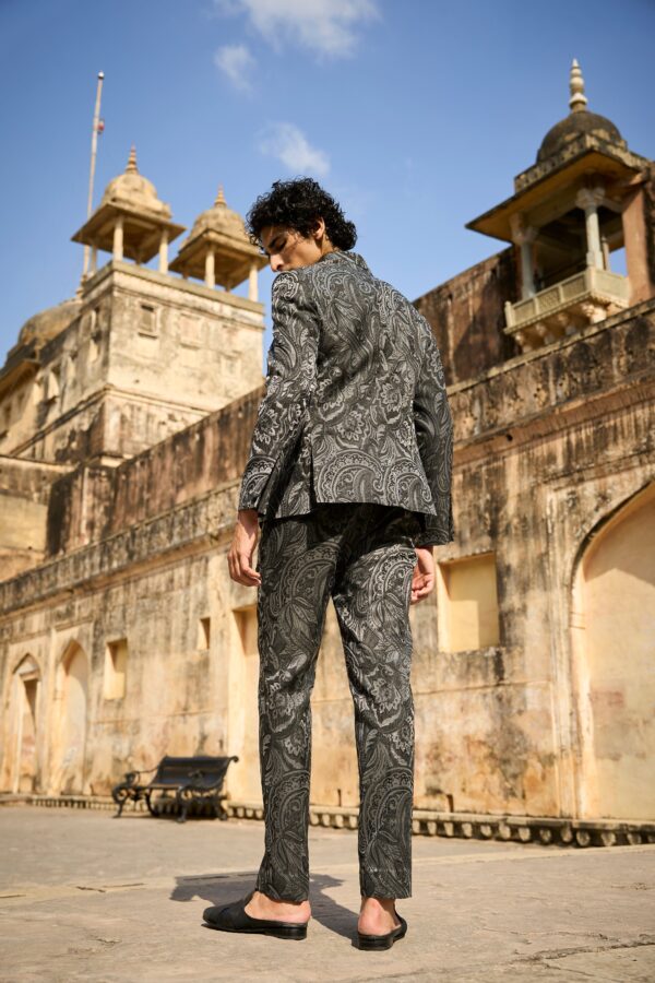 Paisley Suit - Image 19