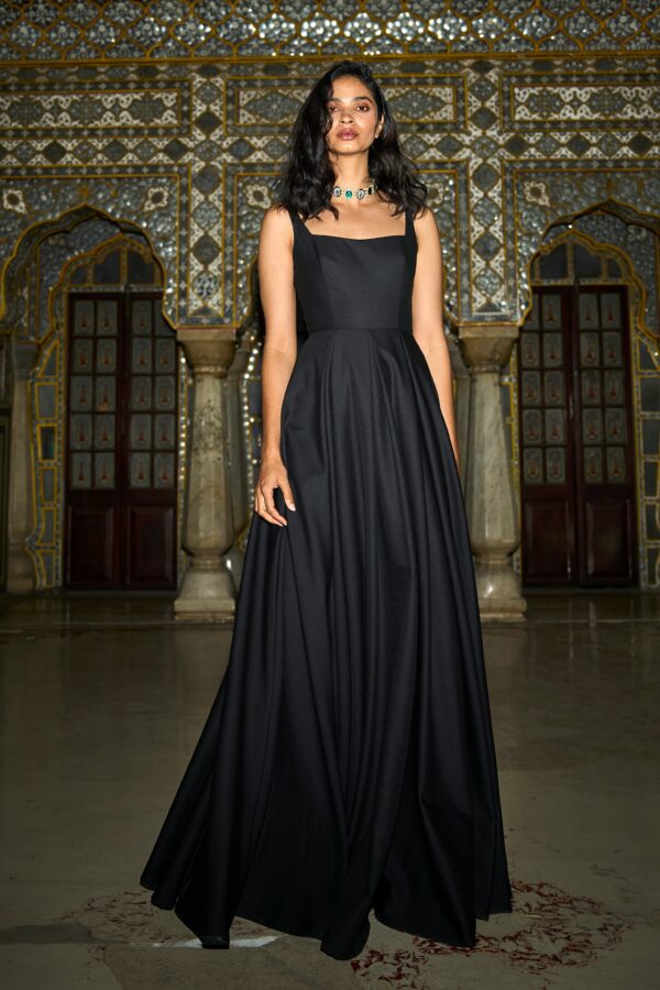 Black Flare Gown - Image 9