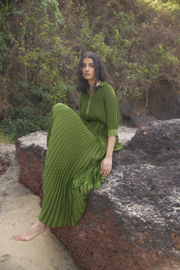 Green Pleated Shirt - Image 16