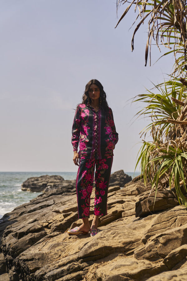 Contrast Floral Set - Image 27