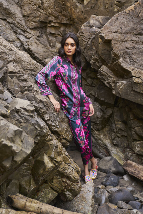 Contrast Floral Set - Image 21