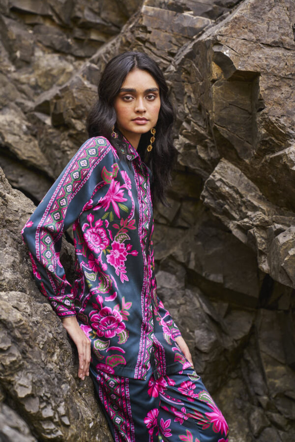 Contrast Floral Set - Image 11