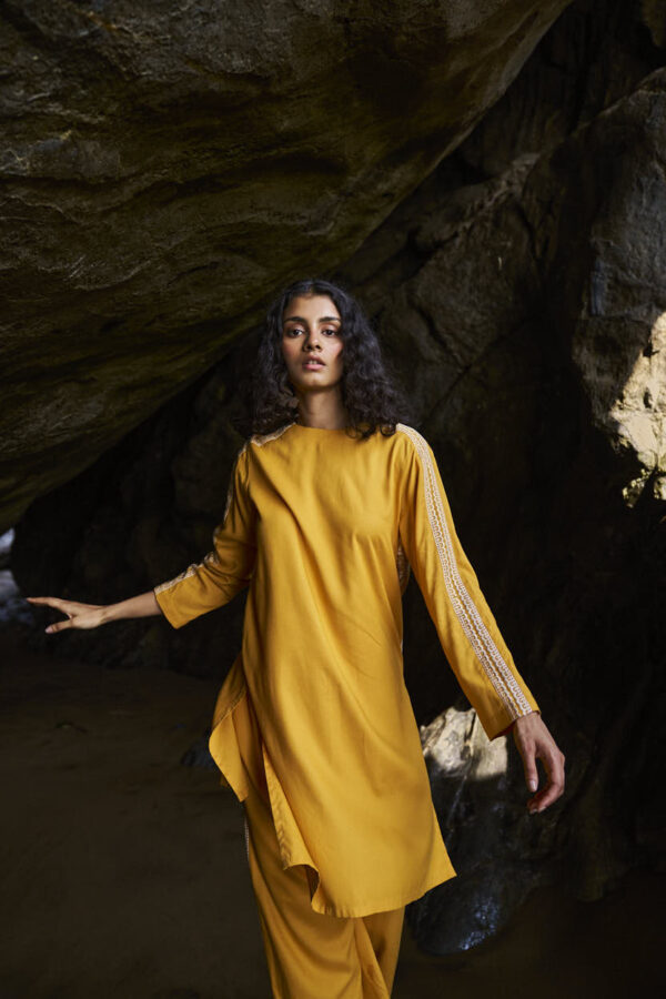 Side Embroidered Set - Image 9