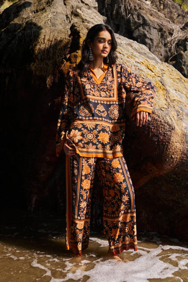Earth Toned Printed Top - Image 17