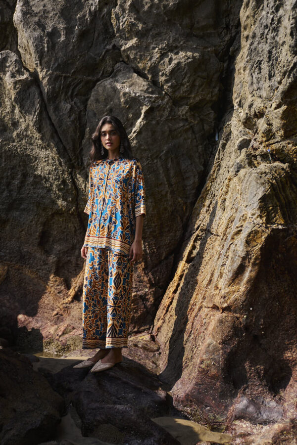 Abstract Floral Printed Top - Image 10