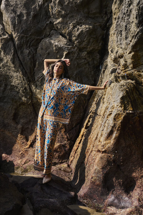 Abstract Floral Printed Top - Image 21