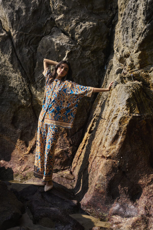 Abstract Floral Printed Top - Image 3