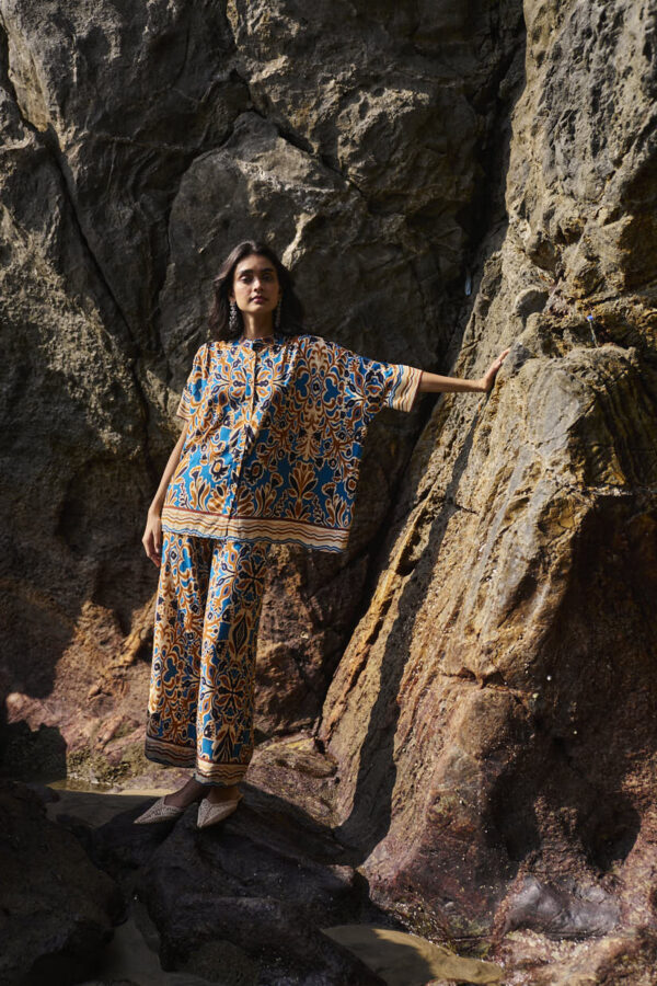 Abstract Floral Printed Top - Image 5