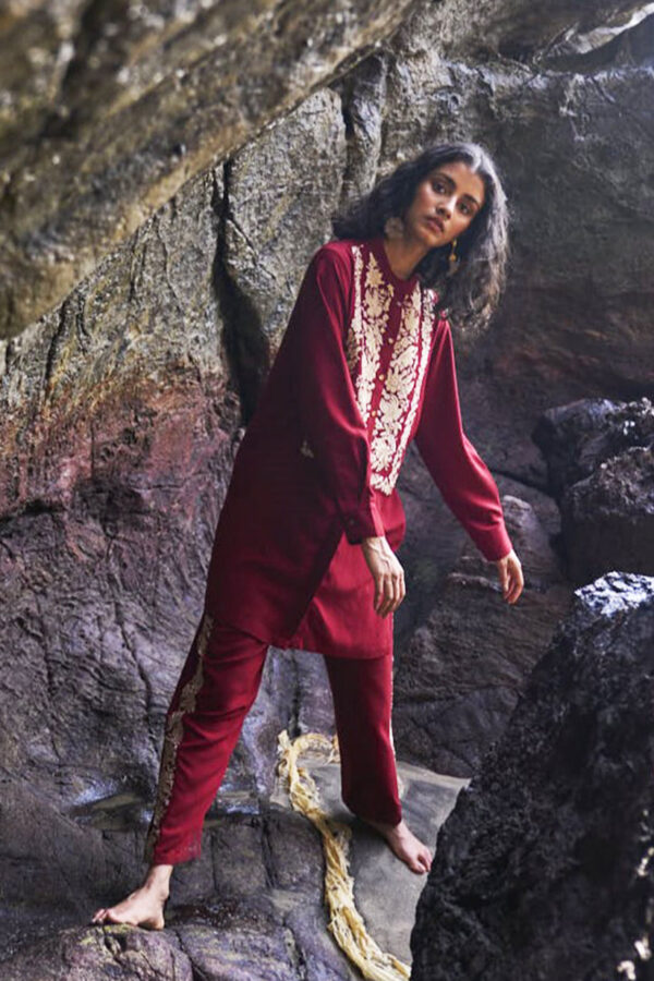 Floral Embroidered Long Shirt - Image 12
