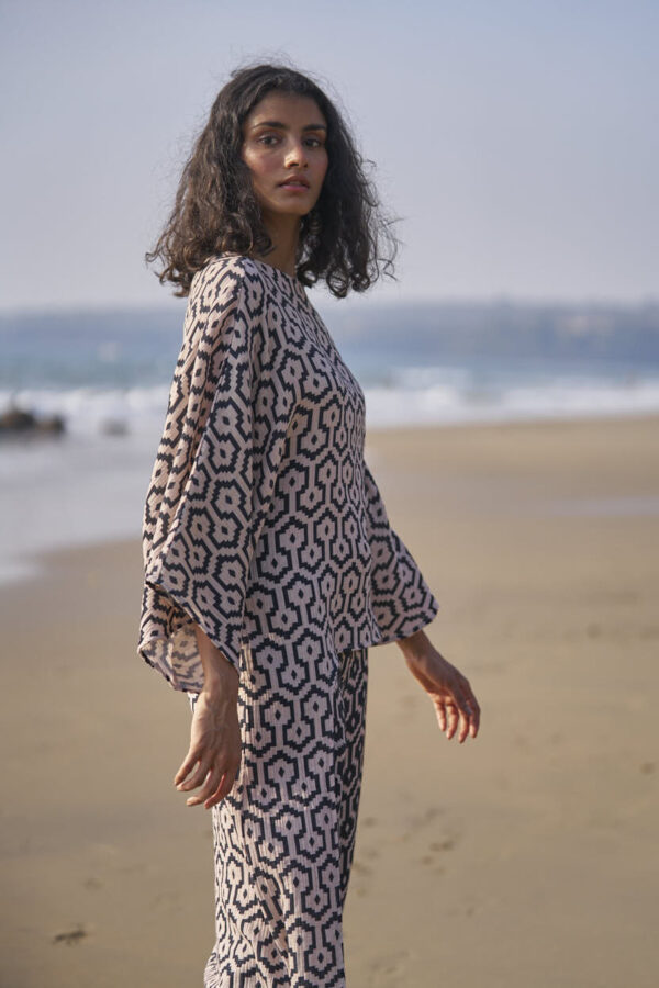 High/Low Printed Pant Set - Image 21