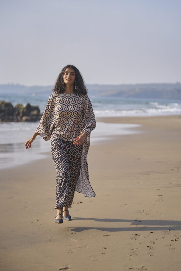 High/Low Printed Pant Set - Image 6