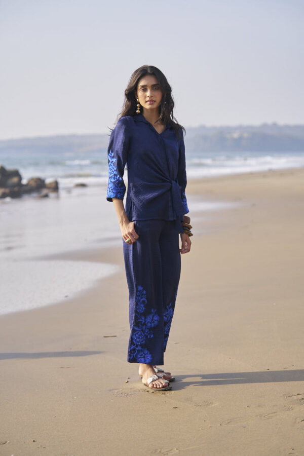 Side Tie Embroidered Cuff Shirt - Image 19