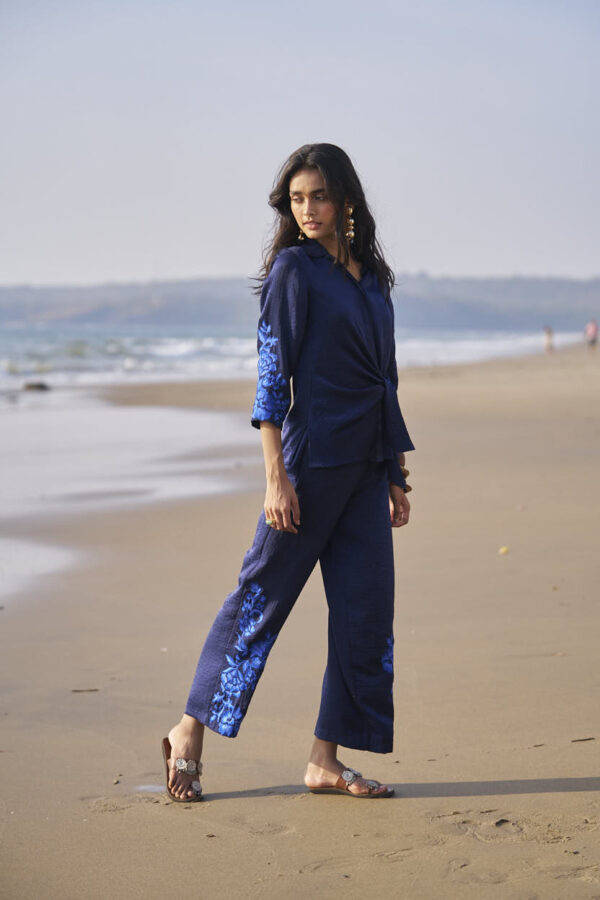 Side Tie Embroidered Cuff Set - Image 15