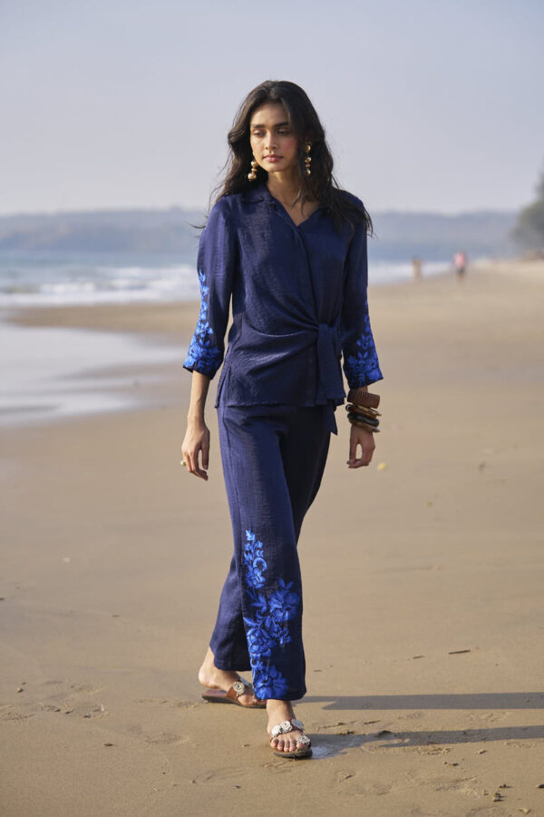 Side Tie Embroidered Cuff Set - Image 18
