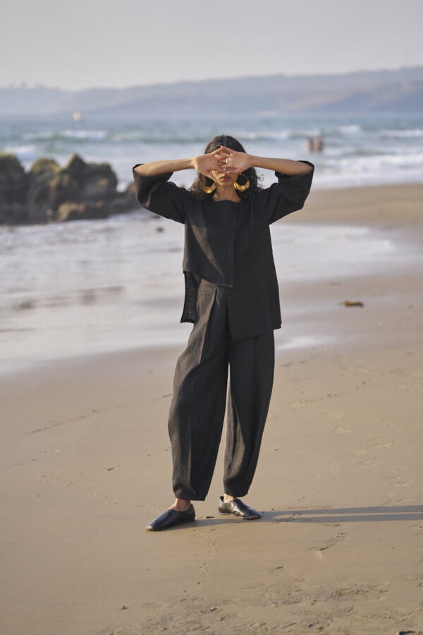 Inverted Pleat Linen Pant - Image 11