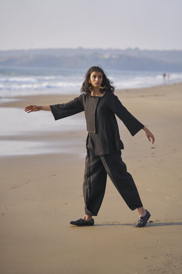 Inverted Pleat Linen Pant - Image 17