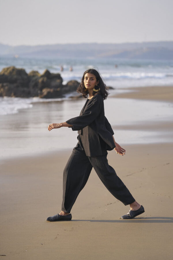 Inverted Pleat Linen Pant - Image 22