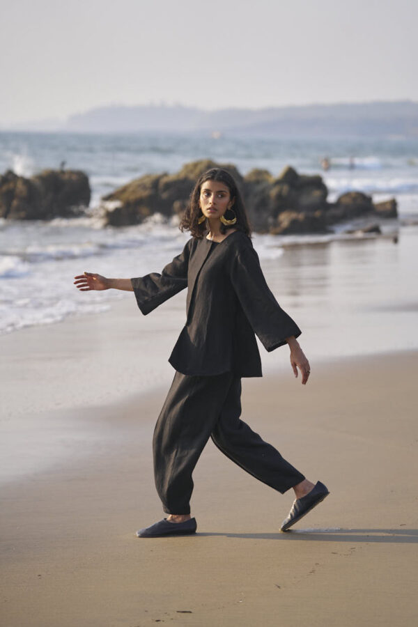 Inverted Pleat Linen Pant - Image 24