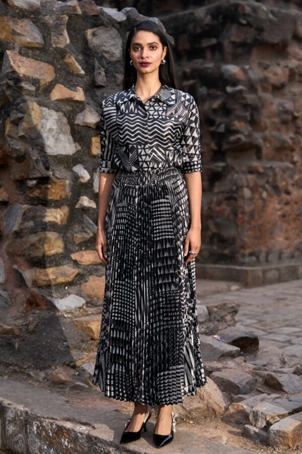 Tribal Shimmer and Pleated Skirt Set - Image 7