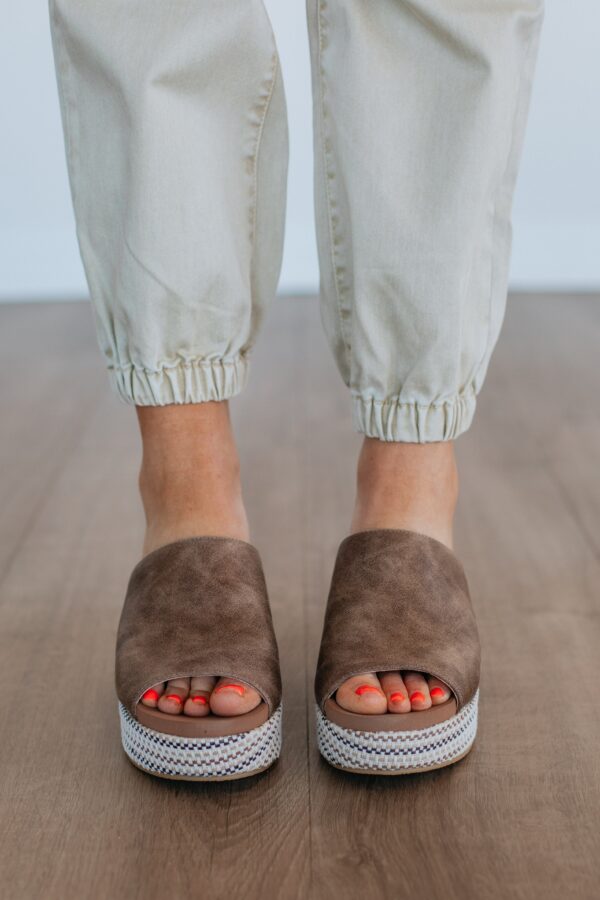 Easygoing Energy Heels - Image 4