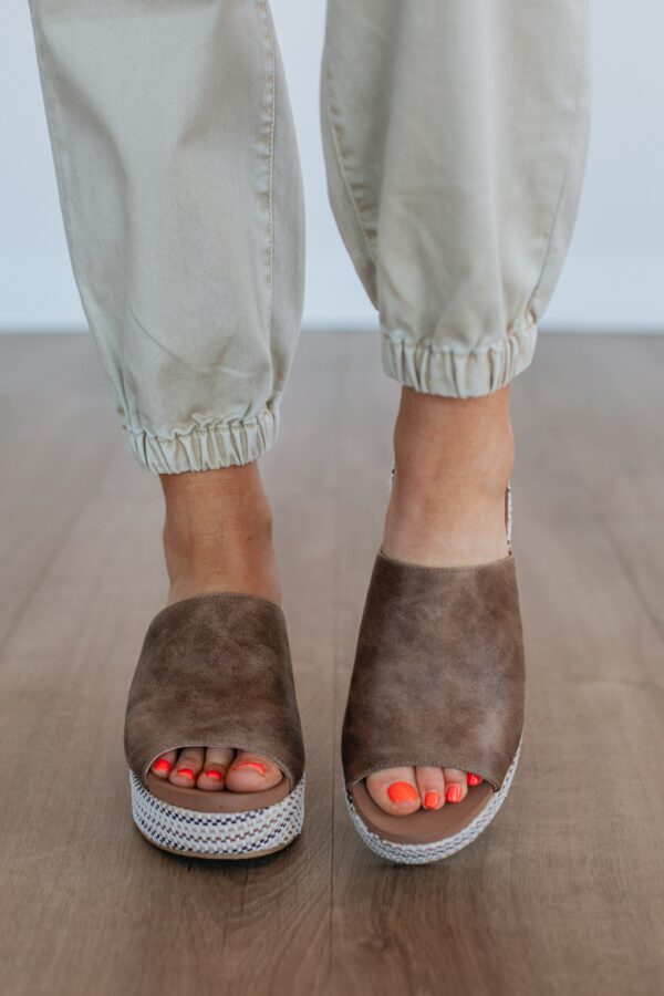 Easygoing Energy Heels - Image 3
