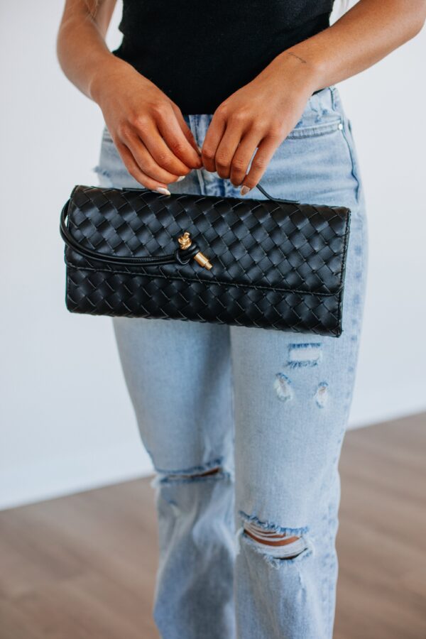 Asha Clutch Crossbody - Black - Image 3