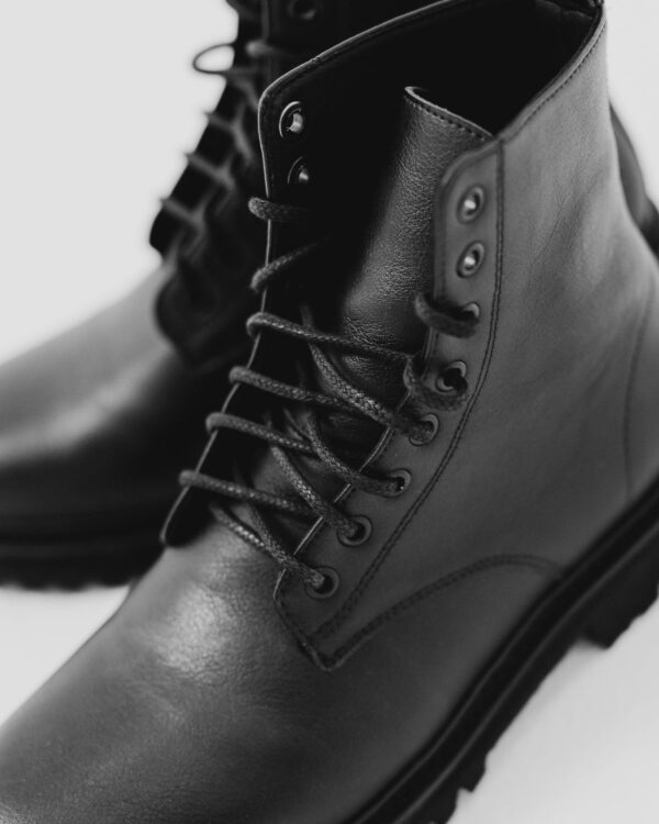 The Noskin Combat Boot in black - Image 8