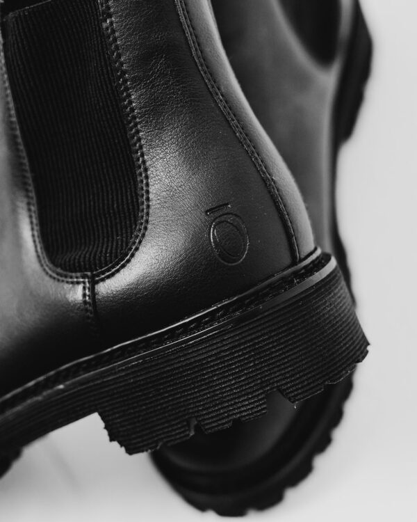 The Signature Chelsea Boot in black - Image 8