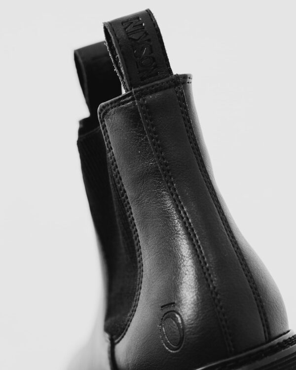 The Signature Chelsea Boot in black - Image 6
