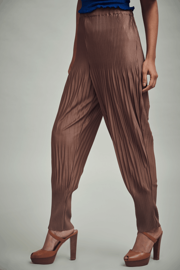 Irregular Pleat Drum Pant - Image 16