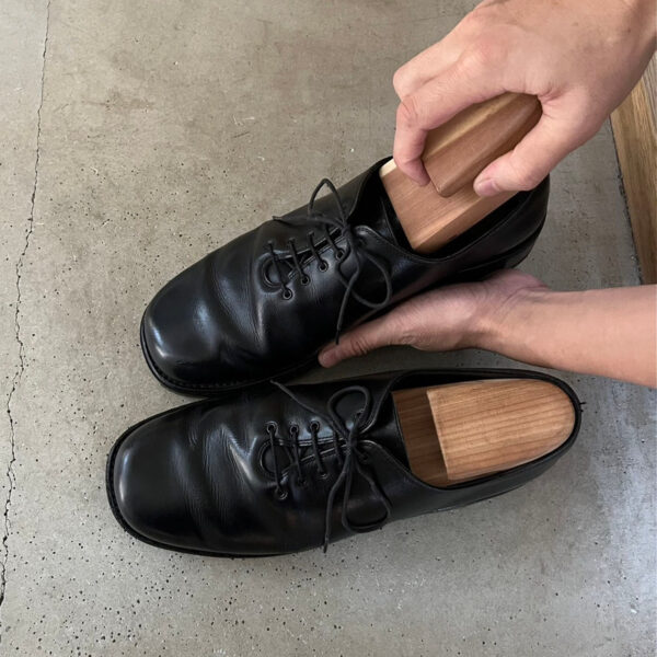 Red Cedar Shoes Keeper - Image 6