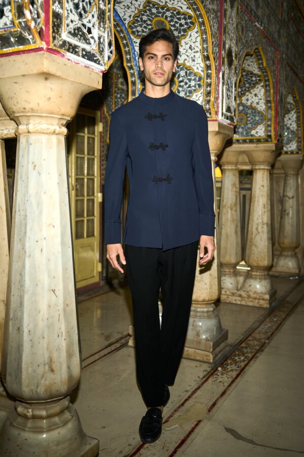 Contrast Knot Button Suit - Image 3