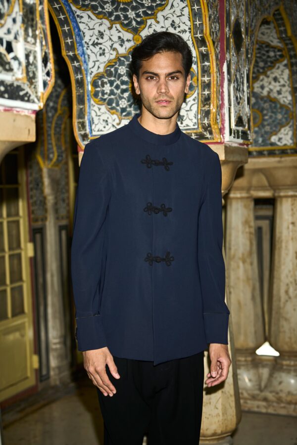 Contrast Knot Button Suit - Image 9