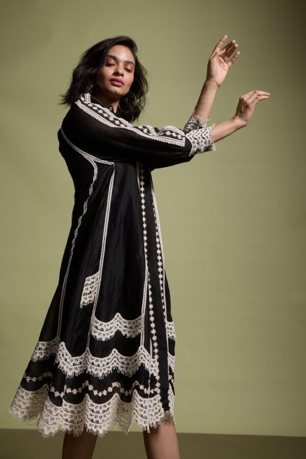 Linen Lace Midi - Image 24