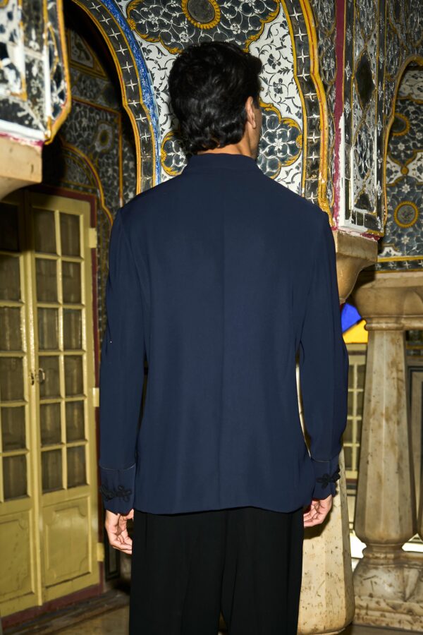 Contrast Knot Button Suit - Image 2