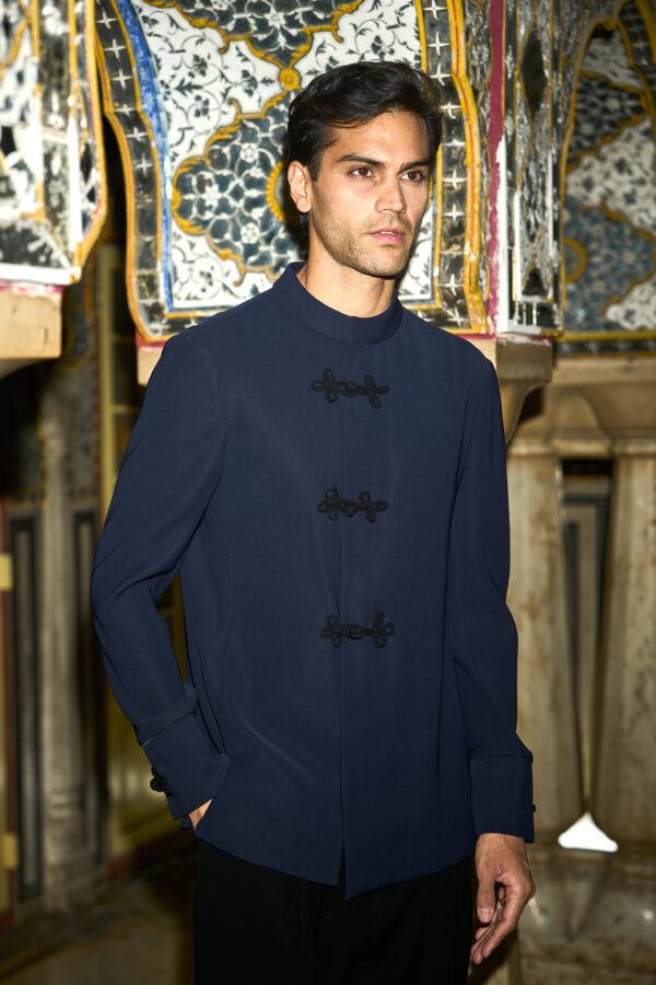Contrast Knot Button Suit - Image 5