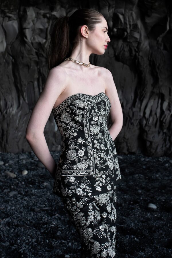 Metallic Embroidered Wide Legged Pant - Image 7