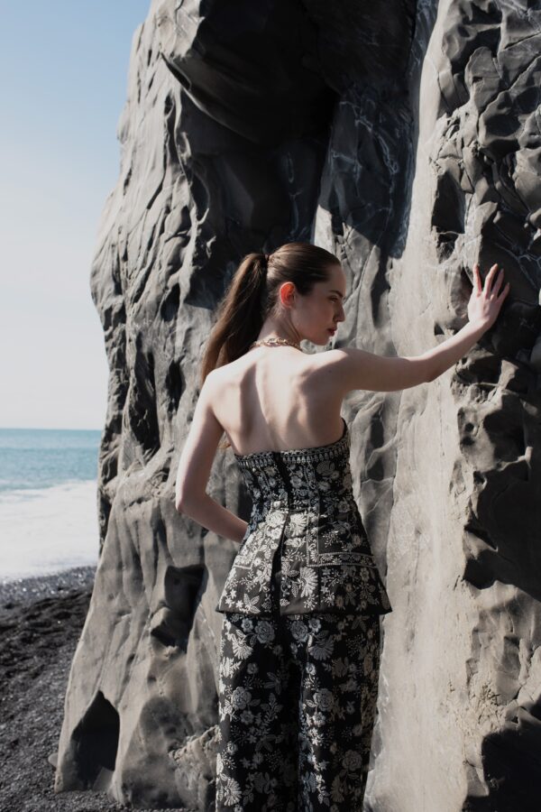 Metallic Embroidered Wide Legged Pant - Image 9
