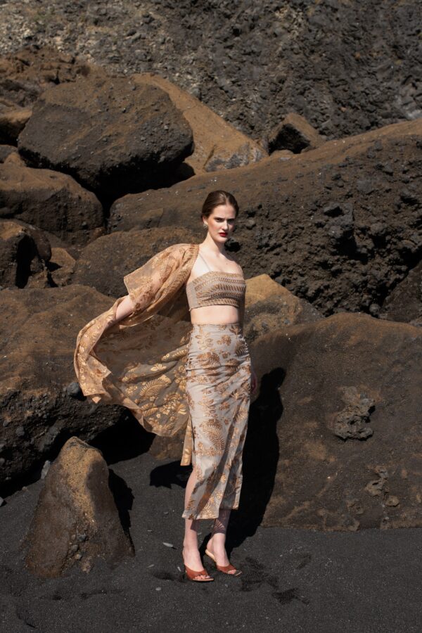 Metallic Badla Stitch Cape - Image 5