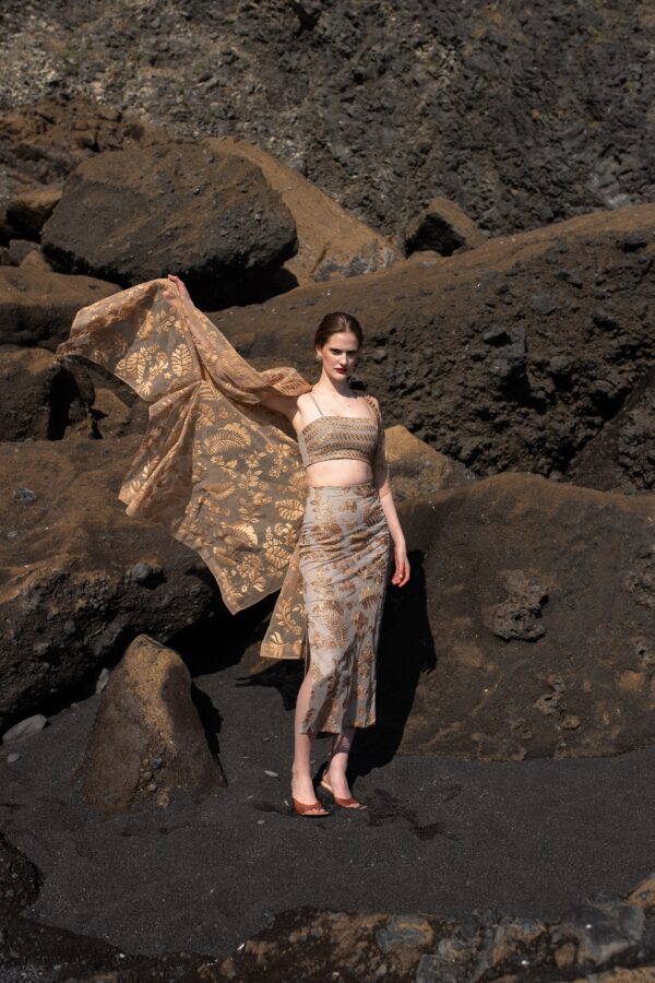Metallic Badla Stitch Cape - Image 7