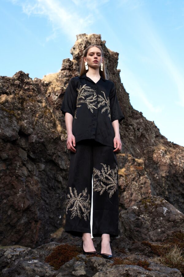 Placement Dori Embroidered Set - Image 4